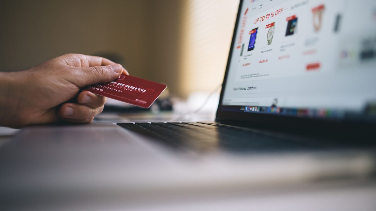 Building an Online Store in the UAE That Actually Sells